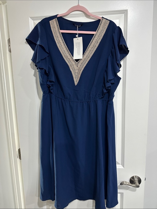 BloomChic Dresses & Skirts - BloomChic Navy Midi Dress with Cream Crochet V-Neck
